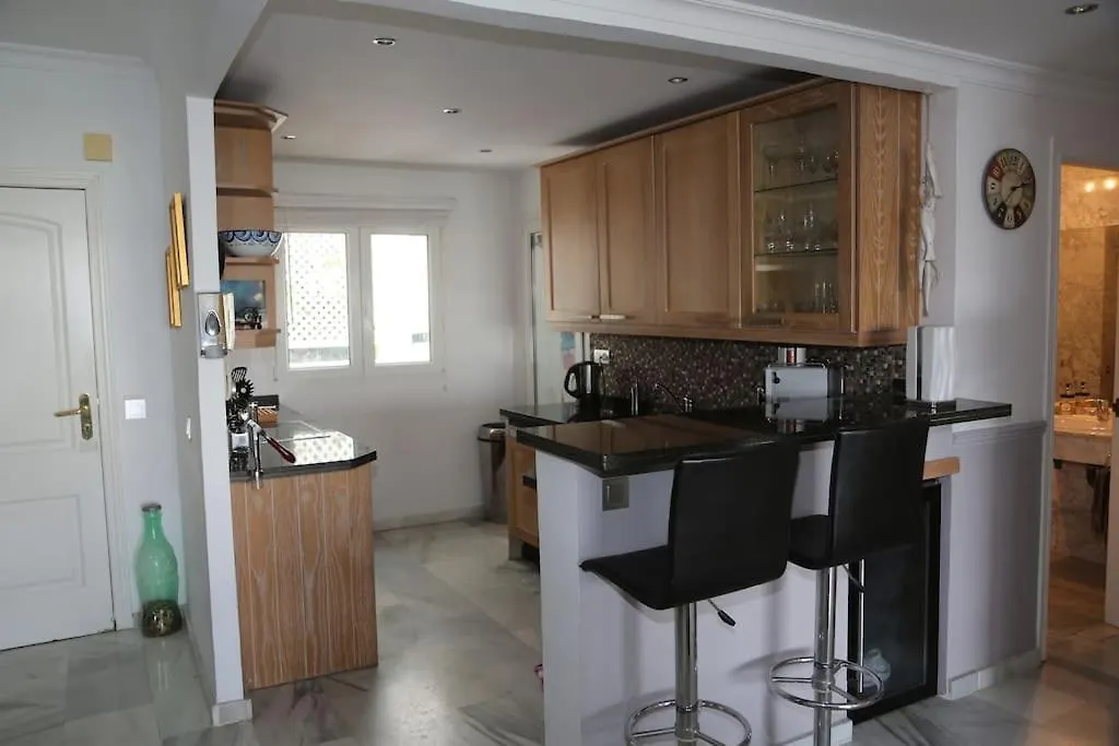 Stylish, Spacious Apartment With Sea View Марбелья